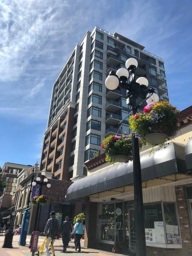 Downtown 2 Beds/2Bath With Huge Patio& Parking! Daire Victoria
