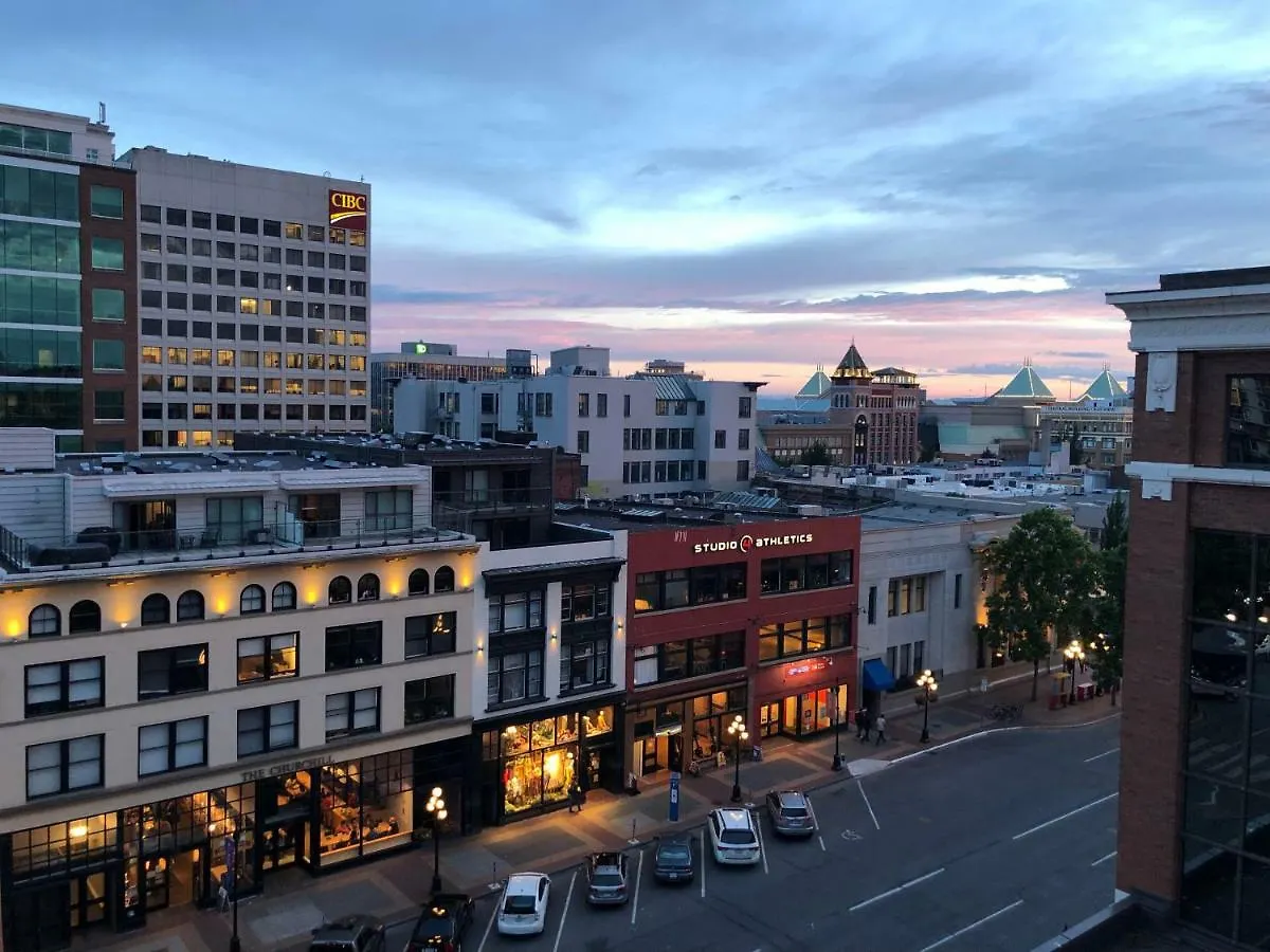Downtown 2 Beds/2Bath With Huge Patio& Parking! Daire Victoria 0*,